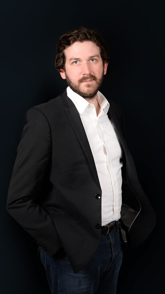 maitre julien riant - photo